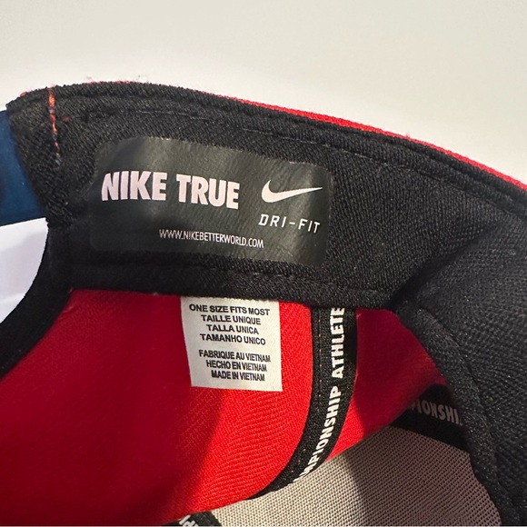 Nike Ole Miss Red SnapBack Cap - Picture 4 of 6